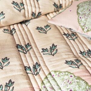 The Printed Cotton Textured Peony Tapestry Quilt